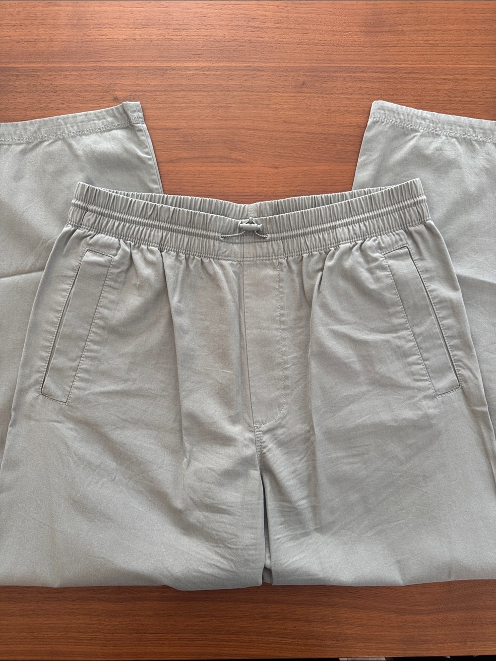 COS Men's Elastic-Waist Casual Pants in Light Gray/Green
